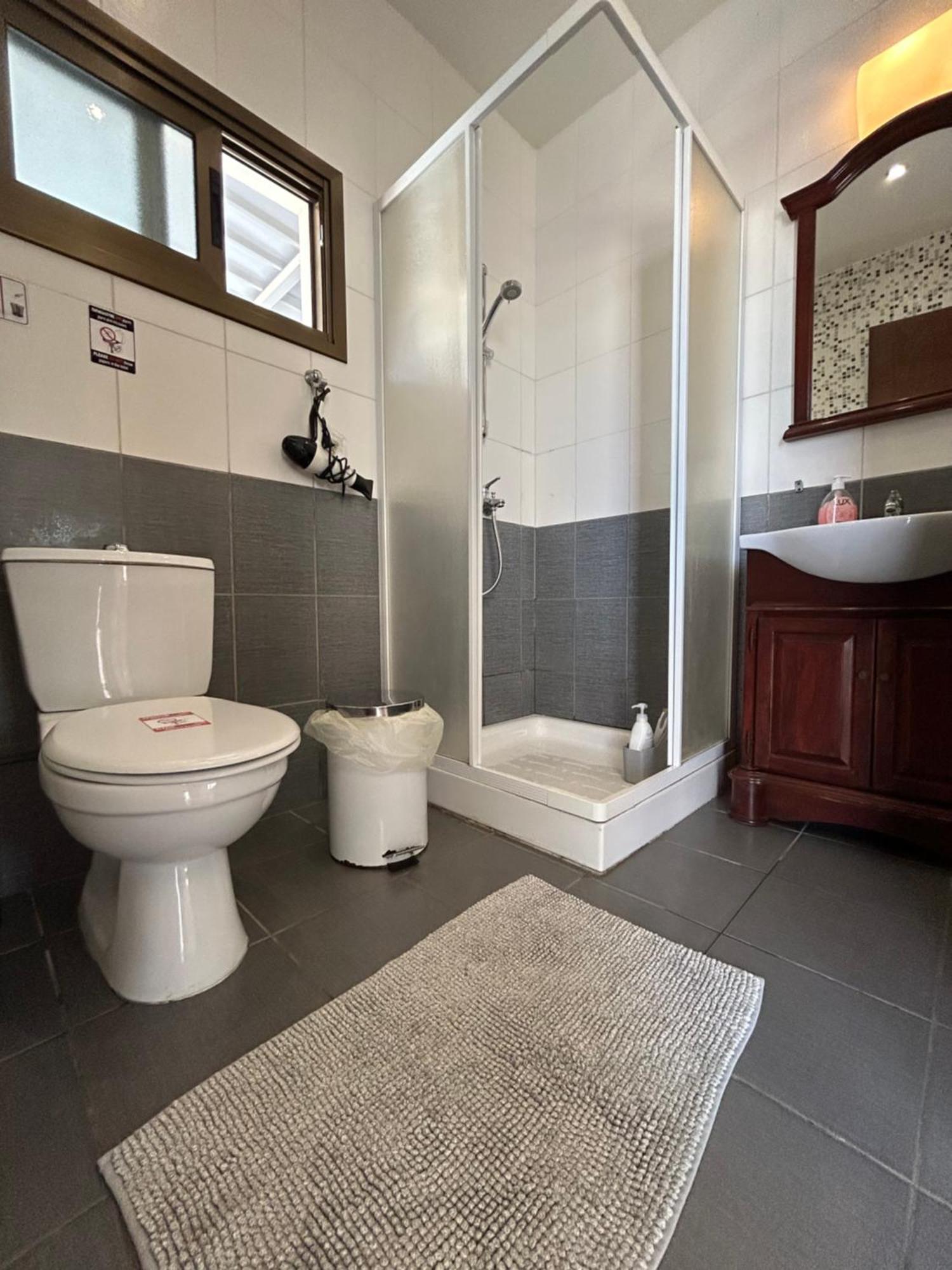 Extremely Comfy With Spacious Private Terrace 10min Walk To The & In Town Lárnaka