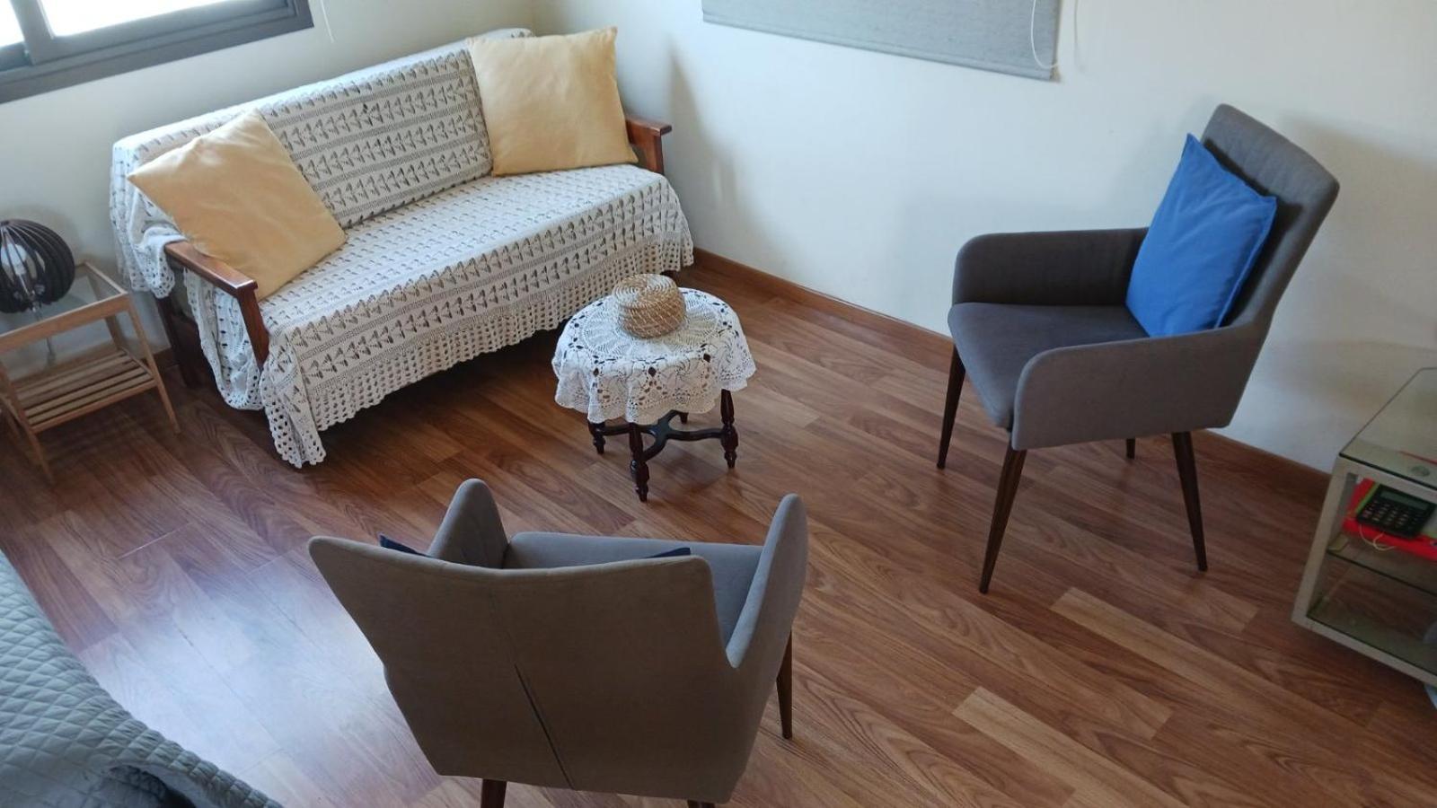 Hébergement de vacances Extremely Comfy With Spacious Private Terrace 10min Walk To The & In Town *