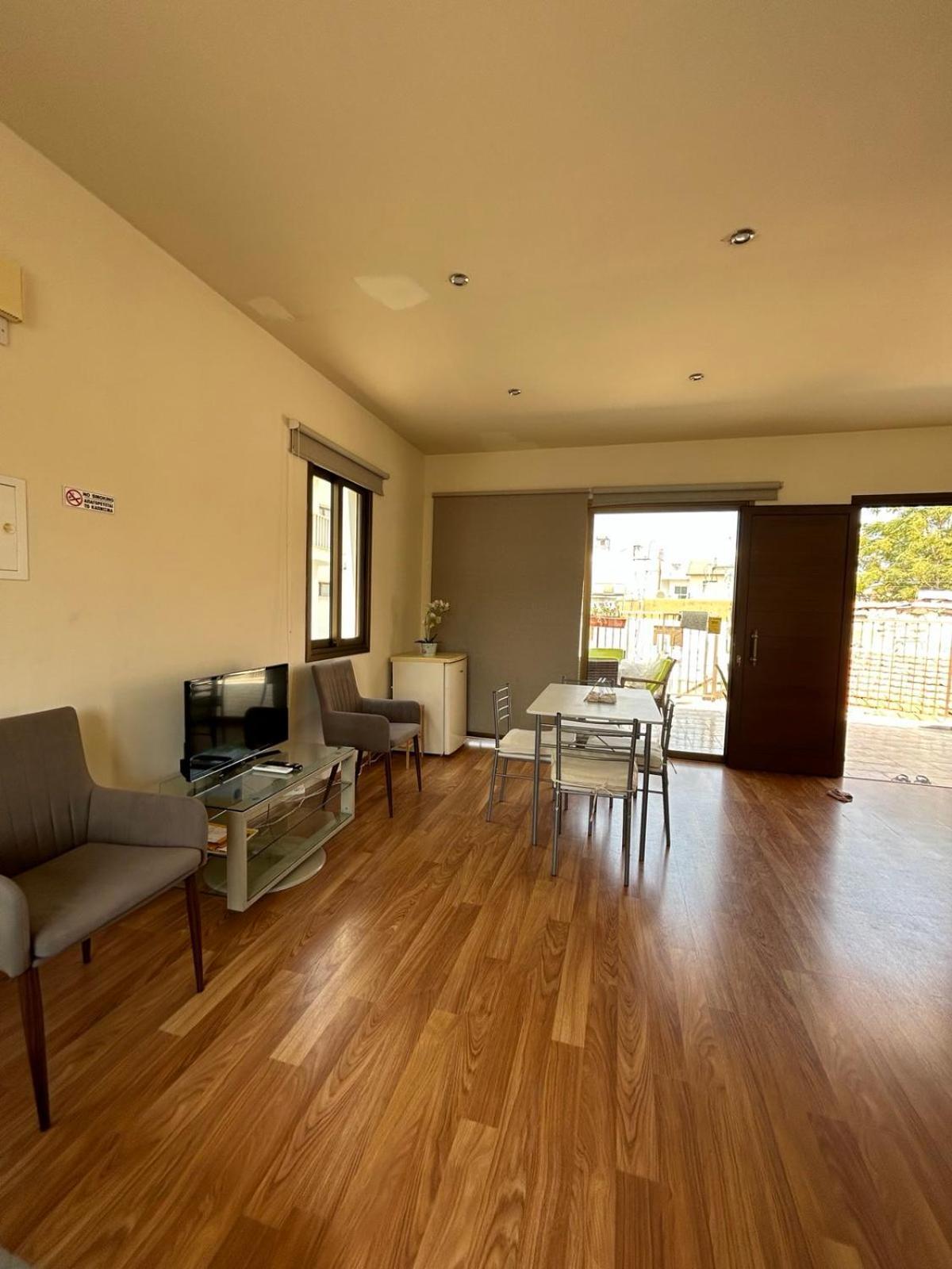 Hébergement de vacances Extremely Comfy With Spacious Private Terrace 10min Walk To The & In Town Larnaca